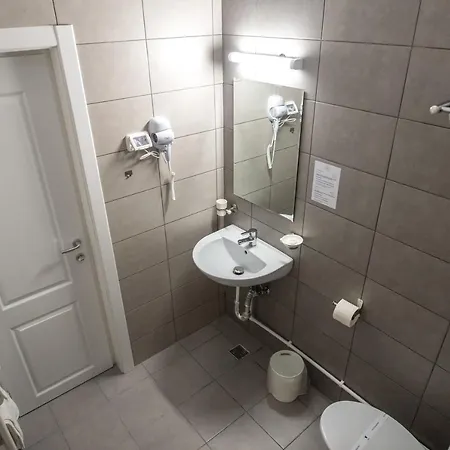 Отель Tadora 3*