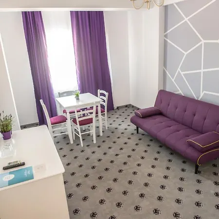 Отель Tadora 3*