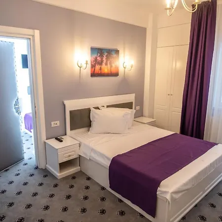 Tadora Hotell 3*