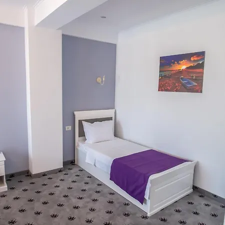 Tadora Hotell 3*
