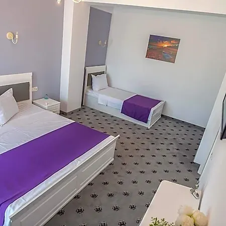 Tadora Hotell 3*