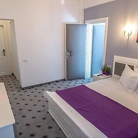 Tadora Hotell 3*