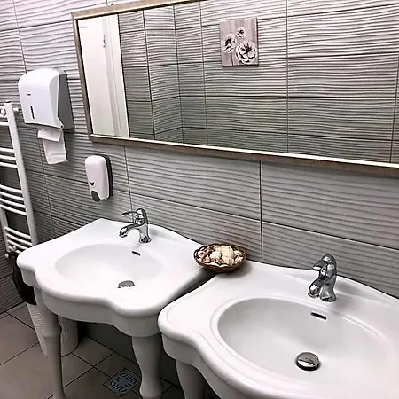 Tadora Hotell