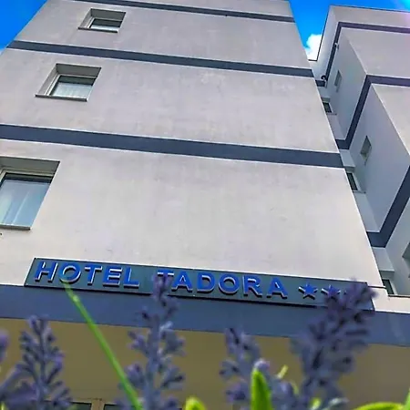 Hotell Tadora 3*